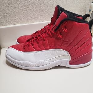 Nike air jordan 12 gym red